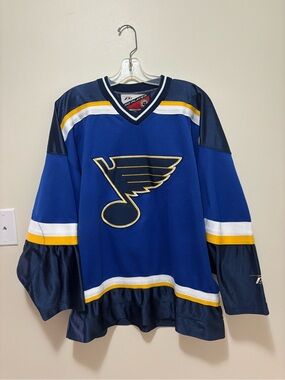 Vintage 1990s St. Louis Blues Pro Player Jersey